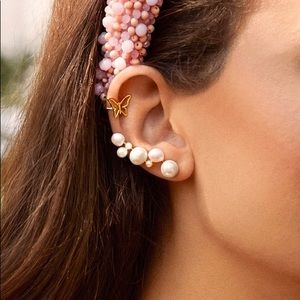 Never worn Bauble Bar SORAIDA PEARL EAR CRAWLERS